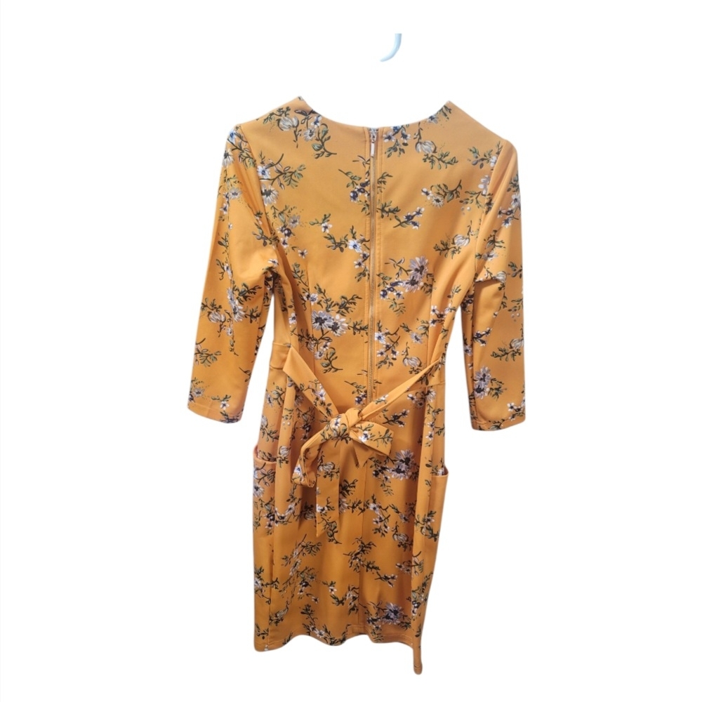 Suzy Shier Yellow Sheath Dress with Crew Neck and 3/4 Sleeves - Picture 2 of 3